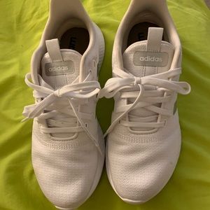Adidas cloudfoam white & silver 9.5 nice & cute